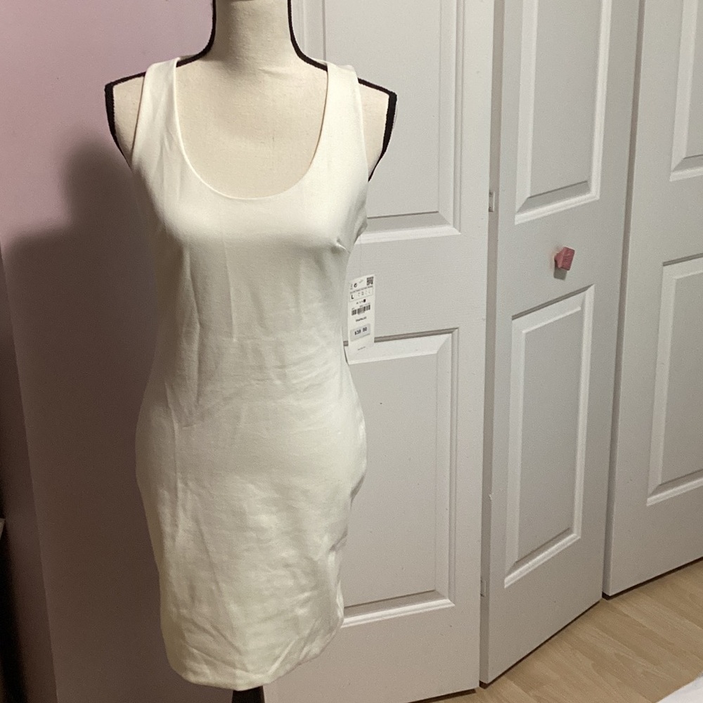 Elegant White Sleeveless Mini Dress